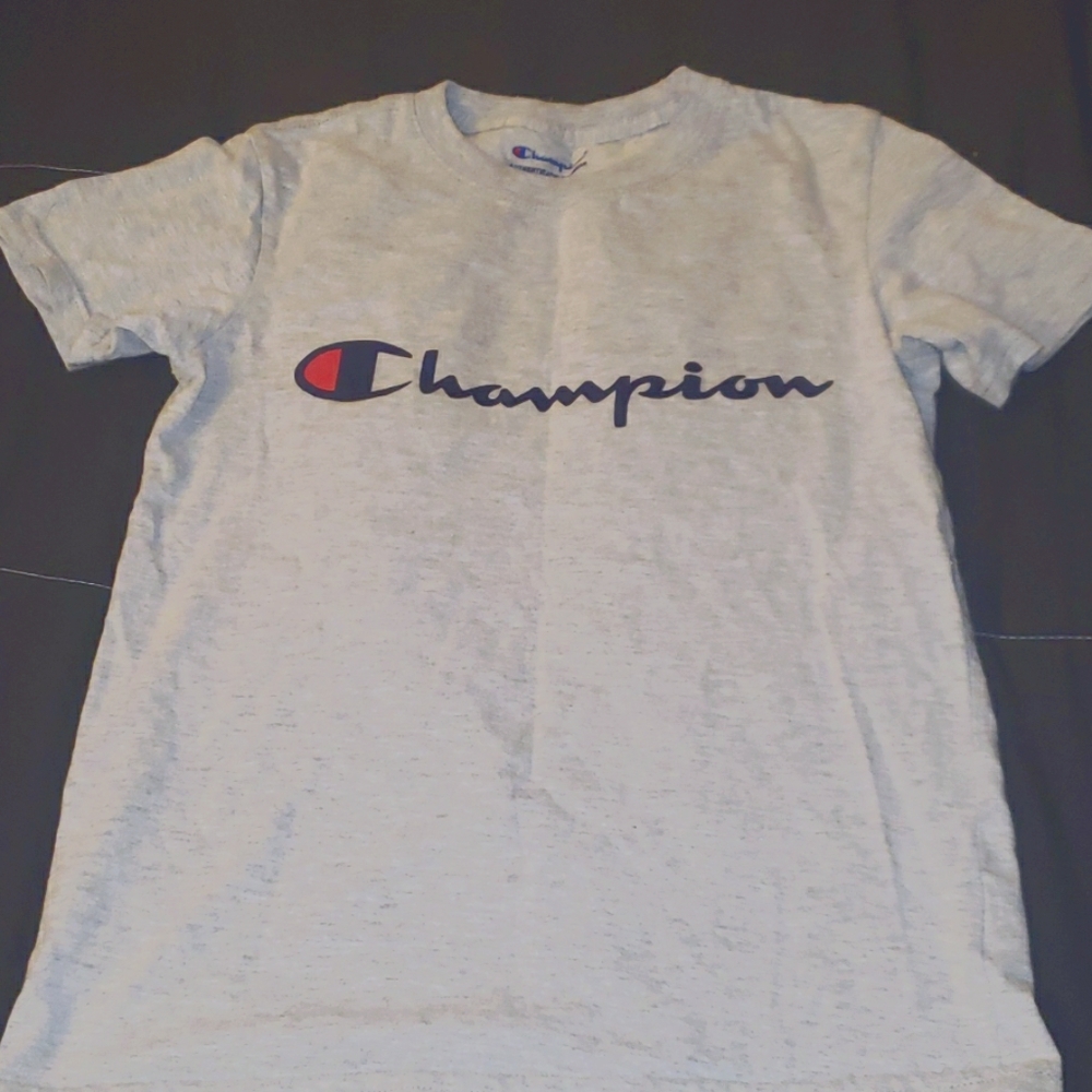 6/25$ Boys Champion t-shirt